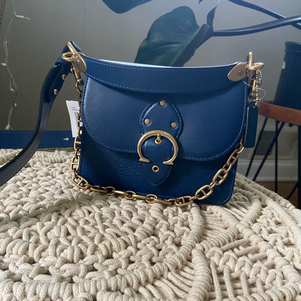 Beat 18 shoulder bag in deep blue. NWT